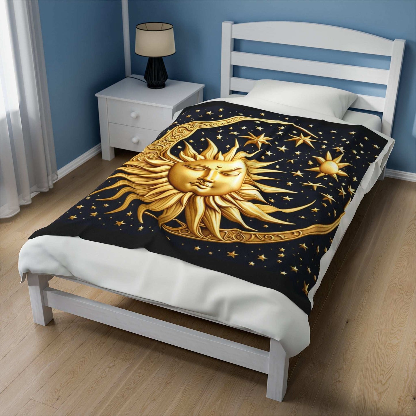 Celestial Sun and Moon Plush Blanket - Cozy Velveteen Throw for Stargazers