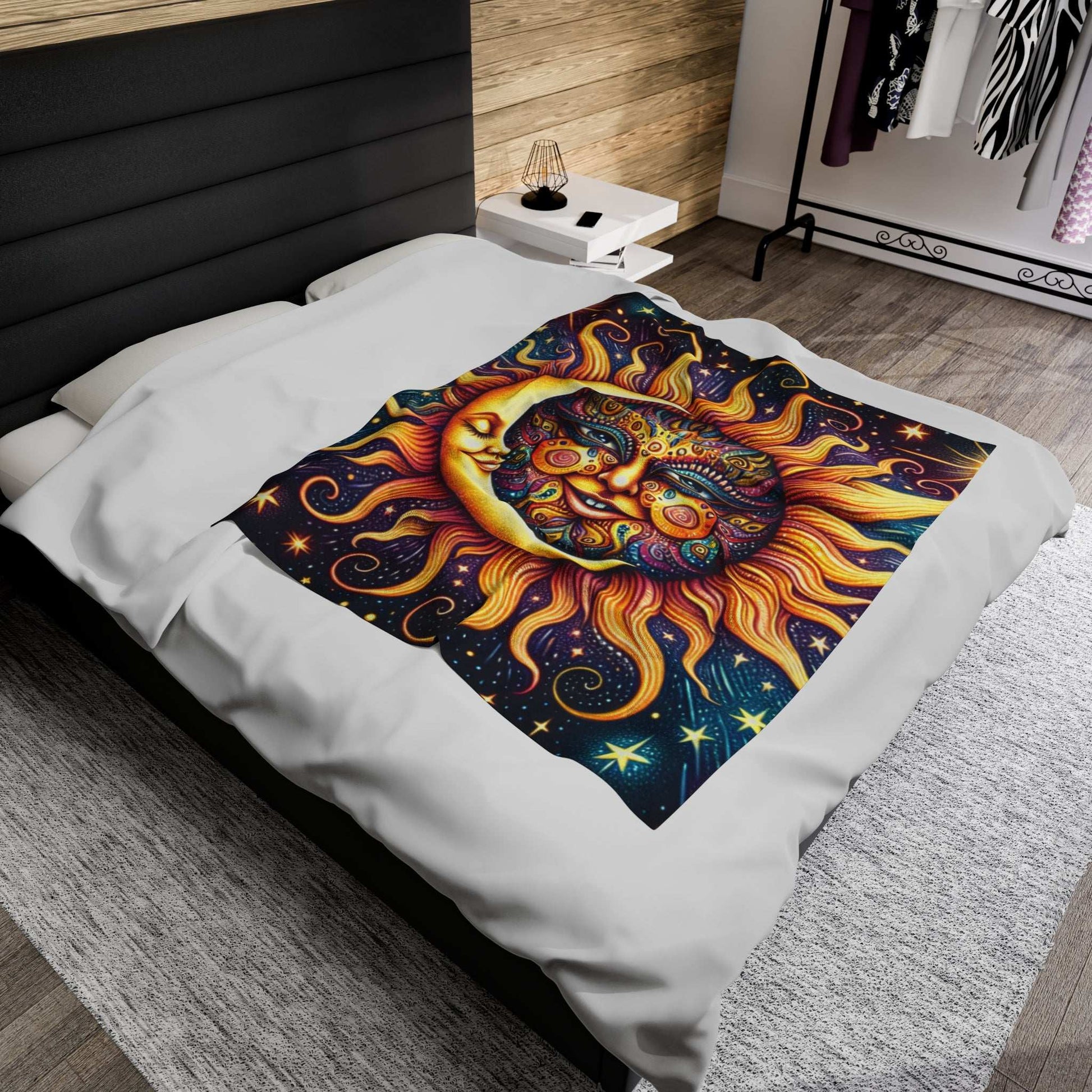 Celestial Sun & Moon Velveteen Plush Blanket - Cozy Throw for Comfort and Style